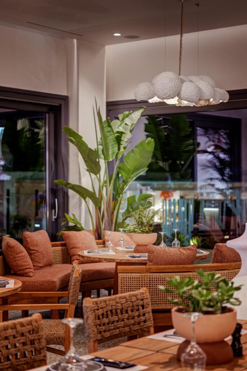 Restaurant lounge at Armia Experience Hotel, Vári, Sýros