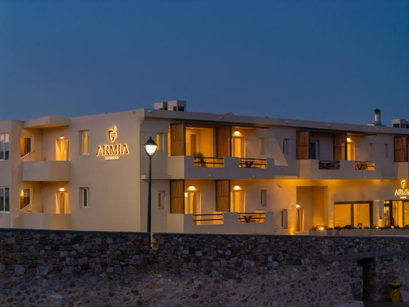 Night facade of Armia Experience Hotel, Vári, Sýros