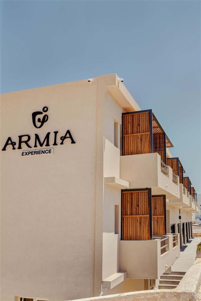 Πρόσοψη του Armia Experience Hotel, Βάρη, Σύρος